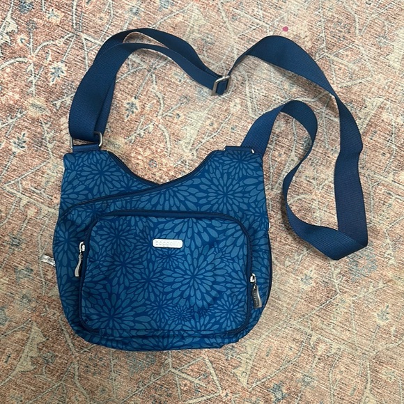 Baggallini Blue Crossbody Bag - Picture 2 of 8